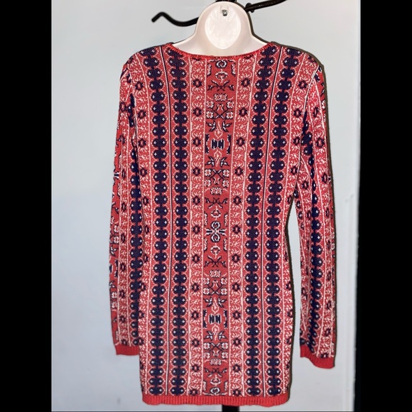 Red Sweater - Picture 4 of 6